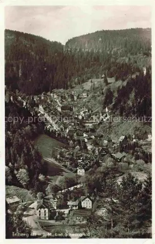 AK / Ansichtskarte Triberg Schwarzwald BW Schwarzwald Tal Panorama Kirche Wald Haeuser S/W-Fotokarte