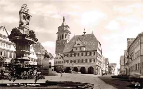 AK / Ansichtskarte Weil der Stadt Boeblingen BW Marktplatz Brunnen Rathaus Kirchturm Loewenbrunnen Pflaster S/W-Fotokarte