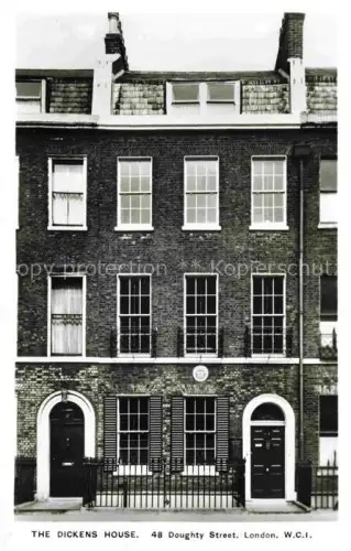 AK / Ansichtskarte Holborn  Camden LONDON UK Dickens-House Doughty-Street Fassade Backsteingebaeude Museum Viktorianism S/W-Foto