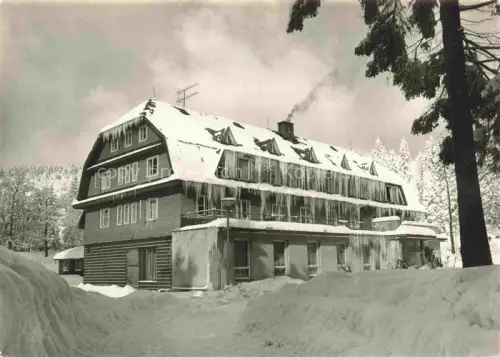 AK / Ansichtskarte Destne v Orlickych Horach Deschnei Adlergebirge CZ Hotel-erliský-mlýn Winterlandschaft Schnee Eiszapfen Berghotel Wald Nadelwald