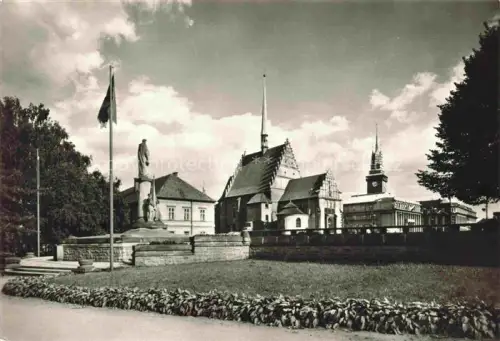 AK / Ansichtskarte PARDUBICE Pardubitz CZ Befreiungsdenkmal Ehrenmal Kirche Flagge Park Rasen Stadtansicht