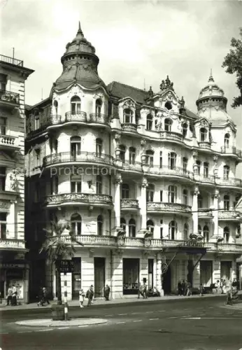 AK / Ansichtskarte MARIANSKE LAZNE Marienbad CZ Zotavovna-ROH Erholungsheim Jugendstil-Gebaeude Fassade Balkone Tuermchen Strassenszene Passanten