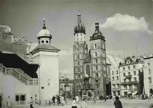 AK / Ansichtskarte KRAKOW Krakau PL Rynek-G?ówny Marienkirche Ko?ció?-Mariacki Hauptmarkt Tuchhallengiebel Passanten Tauben