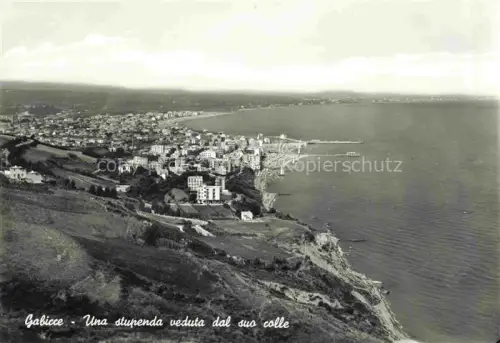 AK / Ansichtskarte GABICCE MARE IT Meer Adria Kueste Pier Panorama Kuestenstadt Huegel