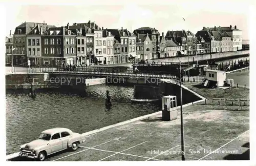 AK / Ansichtskarte Hellevoetsluis Voorne Putten Zuid-Holland NL Sluis Industriehaven