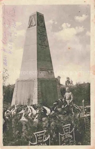 AK / Ansichtskarte Roeselare Roulers Belgie Kranzniederlegung am Denkmal auf dem Soldatenfriedhofin Roeselare