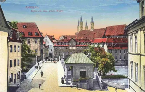 AK / Ansichtskarte BAMBERG Bayern Neue-untere-Bruecke Bruecke Dom Kirchturm Altstadt Passanten Brueckenhaus Regnitz