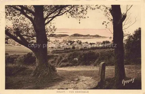 AK / Ansichtskarte Erquy Saint-Brieuc 22 Cotes-d Armor Kuestenort Inseln Baeume Baeume Panorama Haeuser Meer Huegel Weg