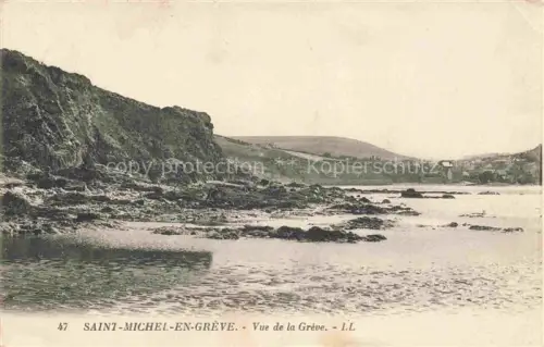 AK / Ansichtskarte Saint-Michel-en-Greve Vue-de-la-Grève Kueste Felsen Steilhang Klippen Bucht Meer Algen Huegel