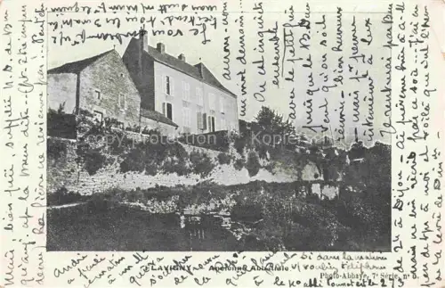 AK / Ansichtskarte Flavigny-sur-Ozerain Montbard 21 Cote-d Or Ancienne-Abbatiale Klostergebaeude Steinmauer Abhang Baeume Dorf Burgund