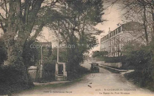 AK / Ansichtskarte Saint-Georges-de-Didonne ROYAN 17 Charente-Maritime Route-du-Port-Miramar Strasse Baeume Automobil Villa Allee Tor