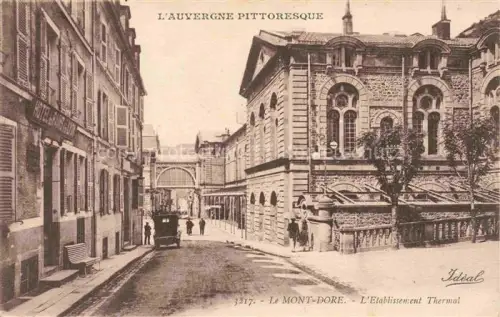 AK / Ansichtskarte Mont-Dore-les-Bains Clermont-Ferrand 63 Puy-de-Dome Etablissement-Thermal Kurhaus Strassenbahn Strasse Hotel Baeder Auvergne