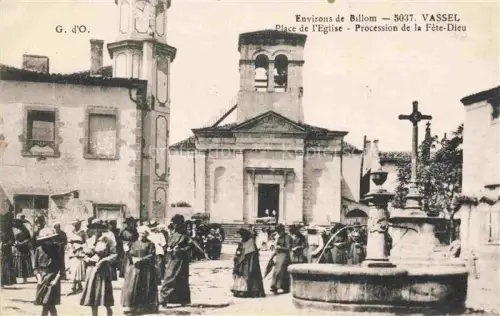 AK / Ansichtskarte RIOM 63 Puy-de-Dome Souvenir-de-Riom Mehrbildkarte Kirche Statue Strassen Brunnen S-W-Fotografie Rue-des-Salins
