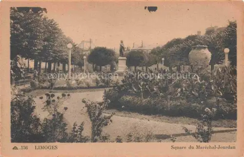 AK / Ansichtskarte LIMOGES 87 Haute-Vienne Square-du-Maréchal-Jourdan Park Statue Blumenbeete Laternen Vase Promeneure
