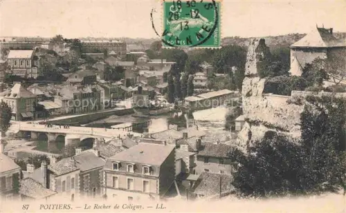 AK / Ansichtskarte POITIERS 86 Vienne Rocher-de-Coligny Stadtpanorama Clain-Fluss Bruecke Felsformation Daecher Kirche