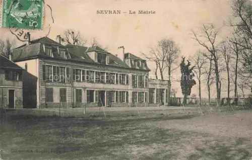 AK / Ansichtskarte Sevran RAINCY 93 Seine-Saint-Denis La-Mairie Rathaus Platz Baeume Gebaeude Wiese