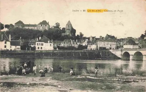 AK / Ansichtskarte Blanc Le Château-et-Pont Bruecke Creuse Waschtag Fluss Stadtansicht Kirchturm Haeuser