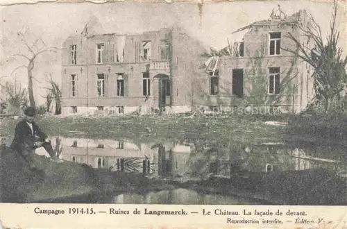 AK / Ansichtskarte Langemarck Langemark Poelkapelle West-Vlaanderen Belgie Ruinen Château Kriegsruinen Teich Wasserspiegelung Soldat Erster-Weltkrieg