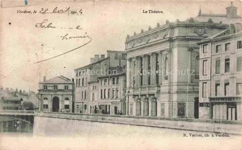 AK / Ansichtskarte VERDUN  55 Meuse Le-Théâtre Theater Neoklassizismus Fluss Stadtansicht Saeulenportal Buergerhaeuser Laterne