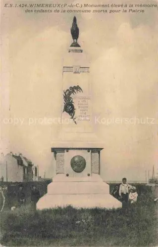 AK / Ansichtskarte WIMEREUX Boulogne-sur-Mer 62 Pas-de-Calais Kriegerdenkmal Obelisk Gallic-Hahn Medaillon Kinder 1914-1918 Wiese