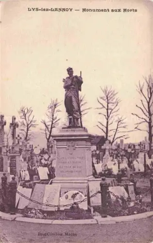 AK / Ansichtskarte Lys-lez-Lannoy LILLE 59 Nord Monument-aux-Morts Kriegerdenkmal Soldatenstatue Friedhof Kreuze Sockel Kettengelaender