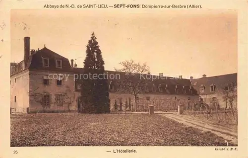 AK / Ansichtskarte Dompierre-sur-Besbre Moulins 03 Allier Abbaye Hôtellerie Klostergebaeude Klosterhof Baeume Mauer Sept-Fons Zisterzienser