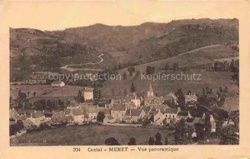 AK / Ansichtskarte Menet MAURIAC 15 Cantal Dorf Kirchturm Huegel Wiesen Felder Haeuser Tal Berglandschaft