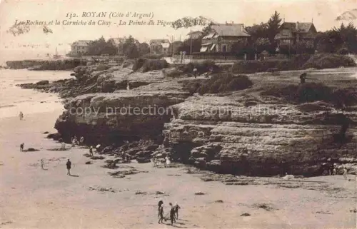 AK / Ansichtskarte Vallieres ROYAN 17 Charente-Maritime Corniche-du-Chay Pointe-du-Pigeon Felsen Strand Wellen Villen Baeume Spaziergaenger
