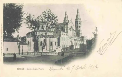 AK / Ansichtskarte MACON 71 Saone-et-Loire Eglise-Saint-Pierre Kirche Romanik Kirchturm Apse Baeume Passanten