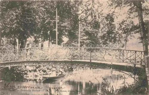 AK / Ansichtskarte Vesoul 70 Haute Saone Passerelle-Meilher Bruecke Teich Boot Baeume Park Spaziergaenger