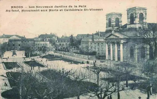 AK / Ansichtskarte MACON 71 Saone-et-Loire Les-Nouveaux-Jardins-de-la-Paix Monument-aux-Morts Cathédrale-St-Vincent Park Bassin Kirchturm Vogelperspektive