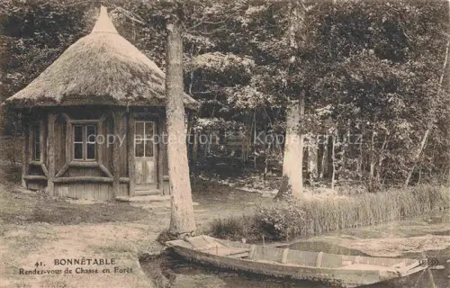 AK / Ansichtskarte Bonnetable MAMERS 72 Sarthe Rendez-vous-de-Chasse Jagdhuette Strohdach Wald Ruderboote Bach Place-de-l Eglise
