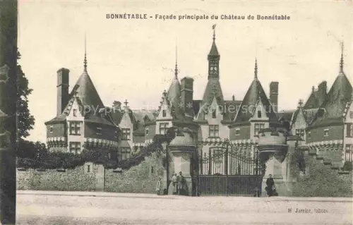 AK / Ansichtskarte Bonnetable MAMERS 72 Sarthe Schloss Fassade Tuerme Eisentor Steinmauer Passanten Place-de-l Eglise