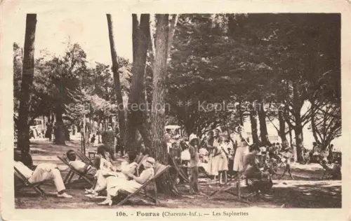 AK / Ansichtskarte FOURAS-LES-BAINS 17 Charente-Maritime Les-Sapinettes Pinienwald Liegestuehle Sommergaeste Badeort Promenade Baeume