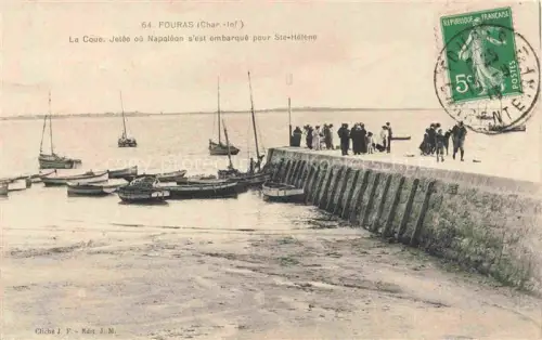AK / Ansichtskarte FOURAS-LES-BAINS 17 Charente-Maritime Jetée-de-Napoléon Coue Hafen Segelboote Mole Passanten Kueste