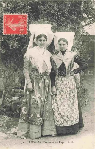 AK / Ansichtskarte FOURAS-LES-BAINS 17 Charente-Maritime Costume-du-Pays Tracht Frauen Coiffe Kopfbedeckung Schuerze Blumenmuster Volkstracht