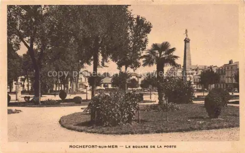 AK / Ansichtskarte Rochefort sur Mer 17 Charente-Maritime Square-de-la-Poste Obelisk Palme Baeume Denkmal Parkanlage Platz