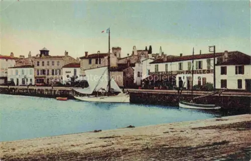 AK / Ansichtskarte St-Clement ILE-DE-RE Saint-Martin-de-Re La Rochelle 17 Charente-Maritime Hafen Segelboot Restaurant-Familles Uferpromenade Boote Ile-de-Ré