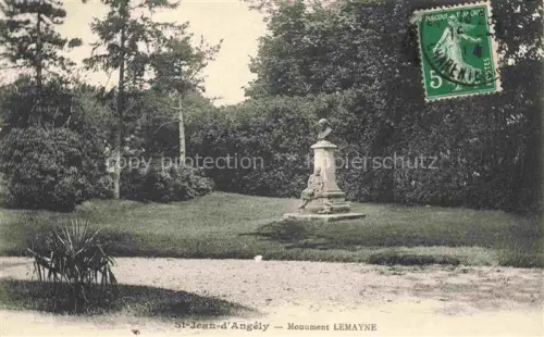 AK / Ansichtskarte St-Jean-d Angely 17 Charente-Maritime Monument-Lemayne Park Statue Sockel Baeume Rasen