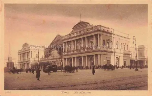 AK / Ansichtskarte Cottini Roma La-Stazione Bahnhof Platz Pferdewagen Passanten Saeulenhalle Strassenbahn