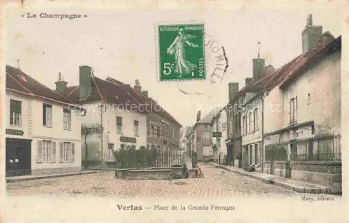 AK / Ansichtskarte Vertus Chalons-en-Champagne 51 Marne Place de la Grande Fontaine