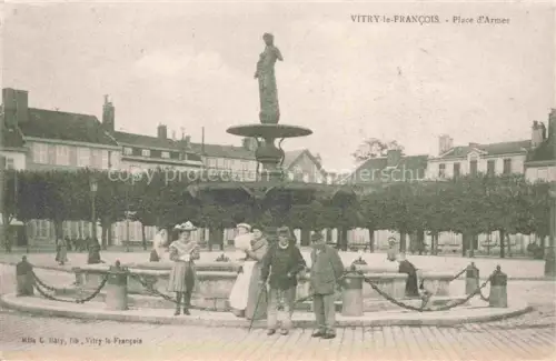 AK / Ansichtskarte Vitry-le-Francois 51 Marne Place d'Armes