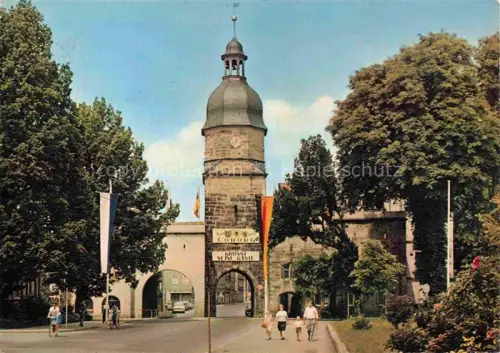 AK / Ansichtskarte Coburg Bayern Ketschentor Stadttor Turm Fahnen Baeume Passanten Stadtmauer