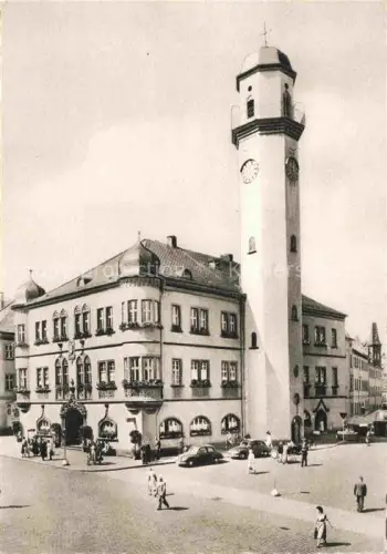 AK / Ansichtskarte Hof Saale Rathaus Rathausturm Marktplatz Uhr Passanten Autos