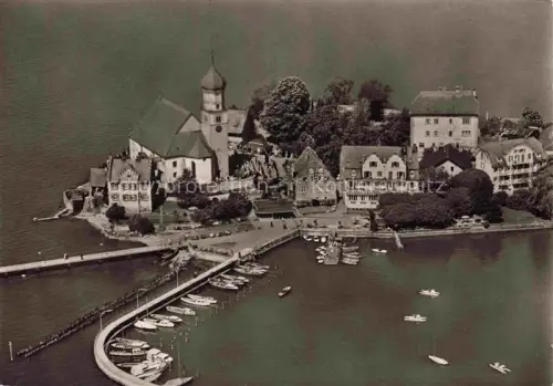 AK / Ansichtskarte Gross Wasserburg Halbinsel Kirchturm Zwiebelturm Hafen Boote Bodensee Luftbild