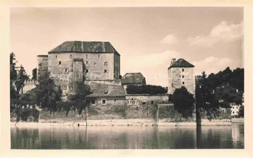 AK / Ansichtskarte PAssAU Bayern Veste-Niederhaus Burg Fluss Inn Stadtmauer Tuerme Spiegelung Wasser Festung
