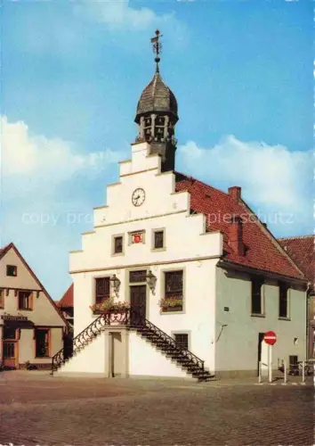 AK / Ansichtskarte Brockhausen Lingen Rathaus Treppengiebel Uhrenturm Marktplatz Blumenschmuck Freitreppe