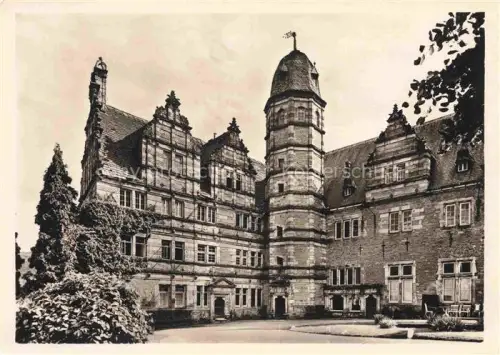 AK / Ansichtskarte Haemelschenburg Emmerthal Niedersachsen Weser-Renaissance Schloss Innenhof Treppenturm Sandstein Stufengiebel Hameln