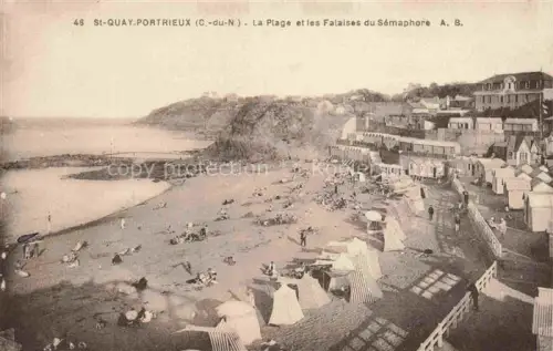 AK / Ansichtskarte Saint-Quay-Portrieux 22 Cotes-d Armor Vue générale de la plage et les Falaises du Sémaphore
