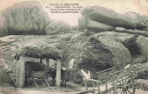 AK / Ansichtskarte Tregastel LANNION 22 Cotes-d Armor La cour d'une ferme entourée de rochers gigantesques